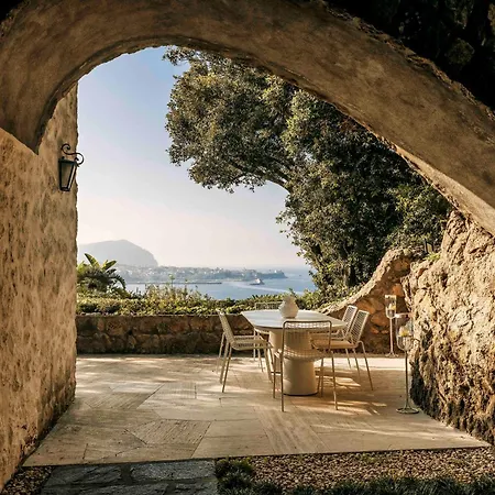 Grotta Leone Vila