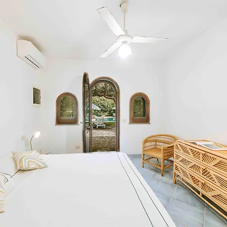 Grotta Leone Vila *