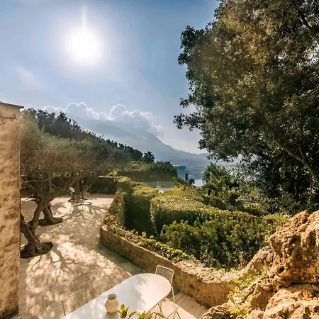Grotta Leone Ischia